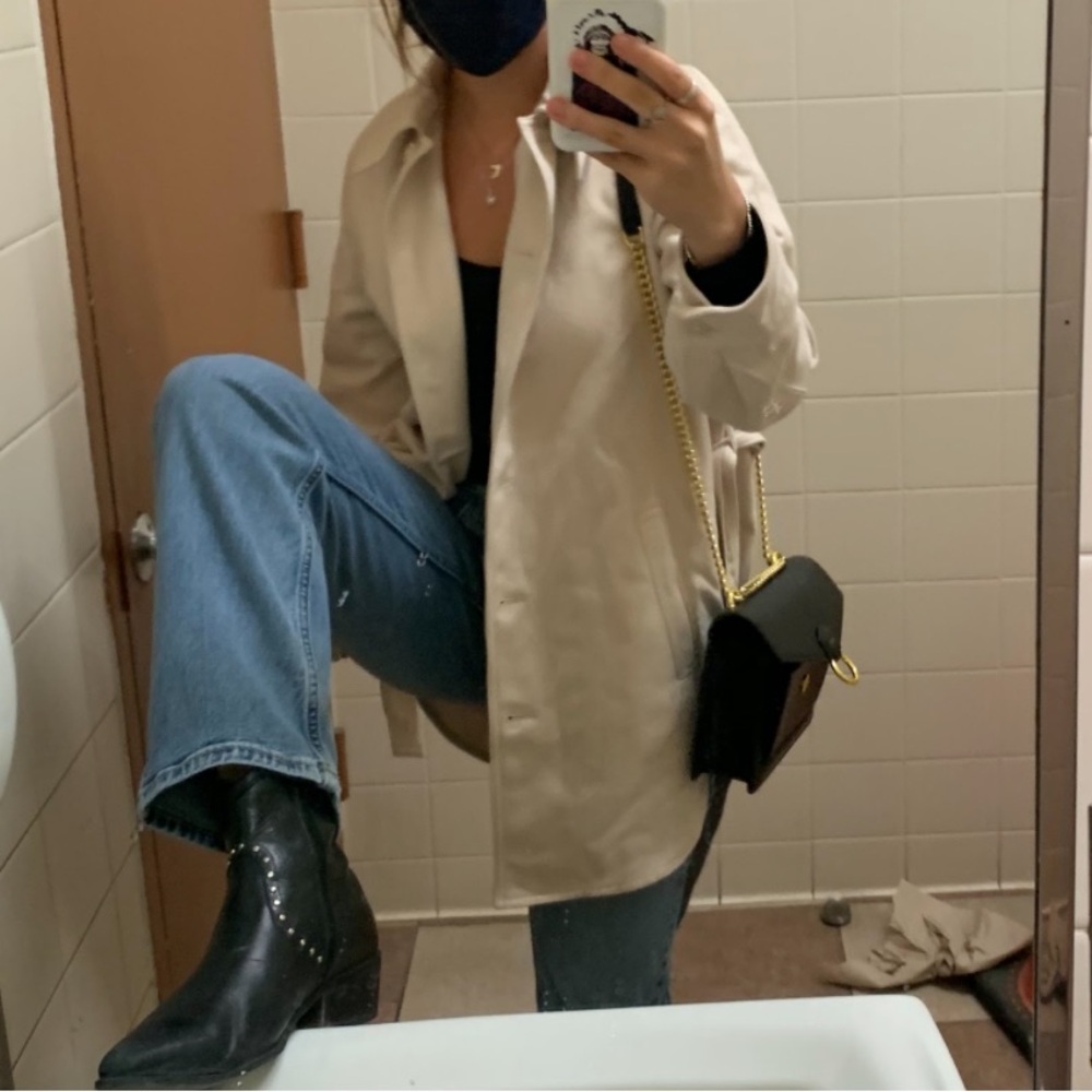 Aritzia Babaton beige shacket light Jacket fall with tie waist trench soft